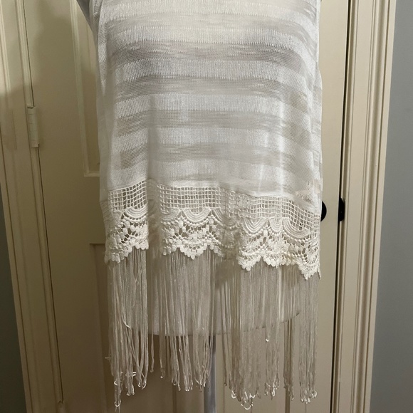 Top - Picture 2 of 4